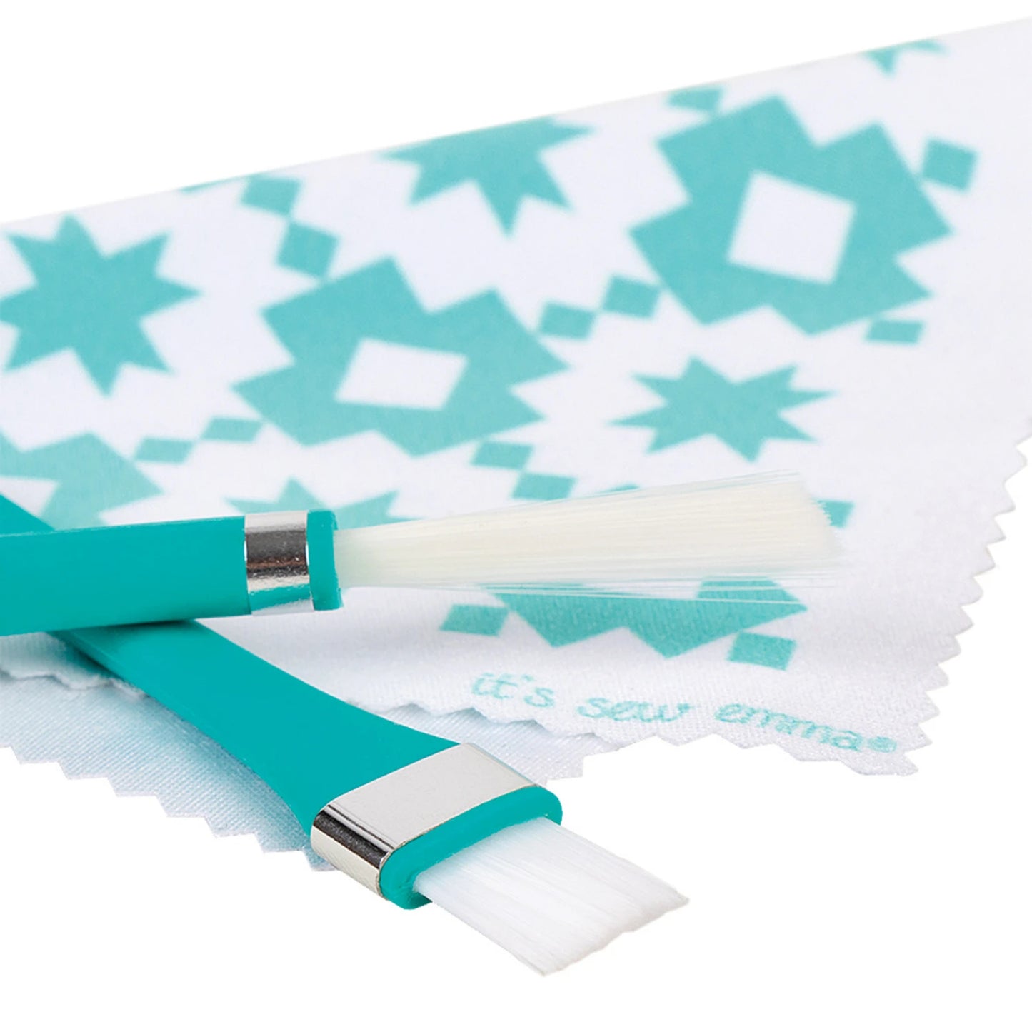 It's Sew Emma | Oh Sew Clean Brush and Cloth Set